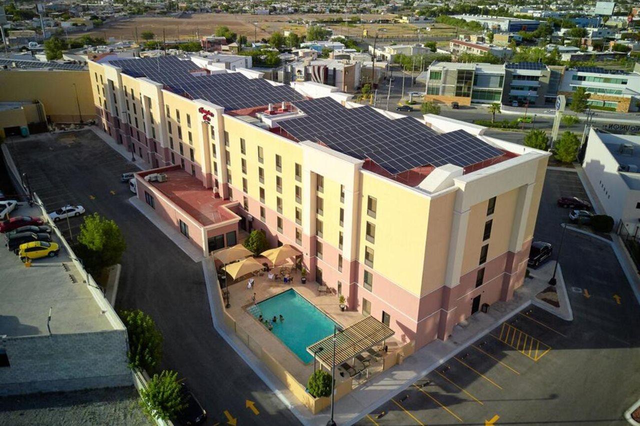 Hampton Inn Σιουδάδ Χουάρες Εξωτερικό φωτογραφία