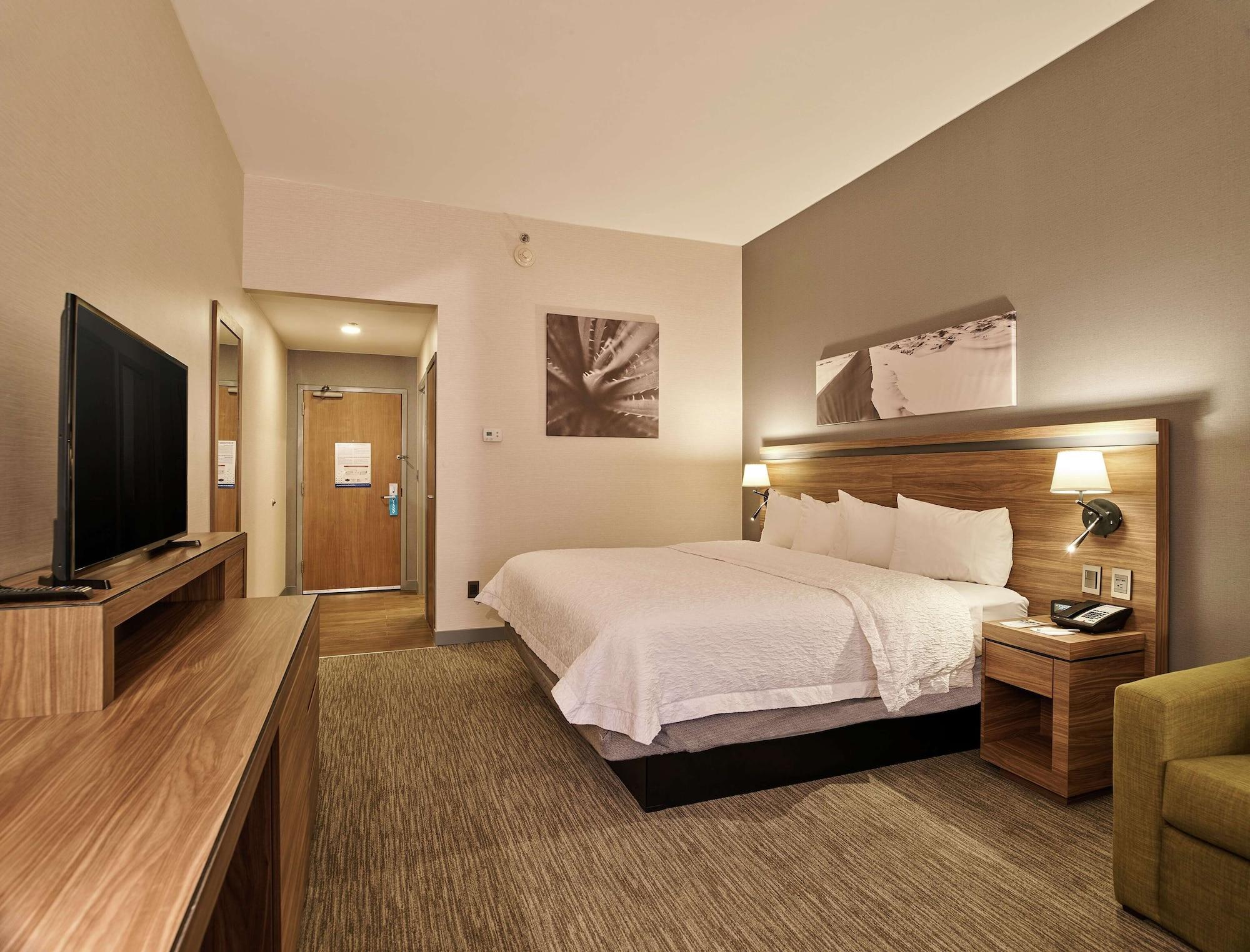 Hampton Inn Σιουδάδ Χουάρες Εξωτερικό φωτογραφία