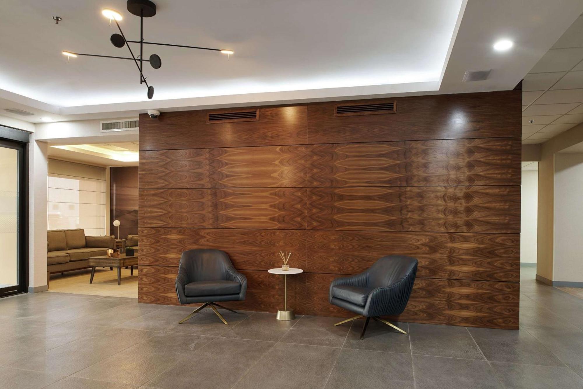 Hampton Inn Σιουδάδ Χουάρες Εξωτερικό φωτογραφία