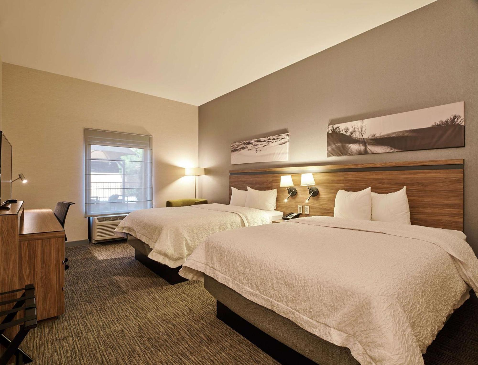 Hampton Inn Σιουδάδ Χουάρες Εξωτερικό φωτογραφία