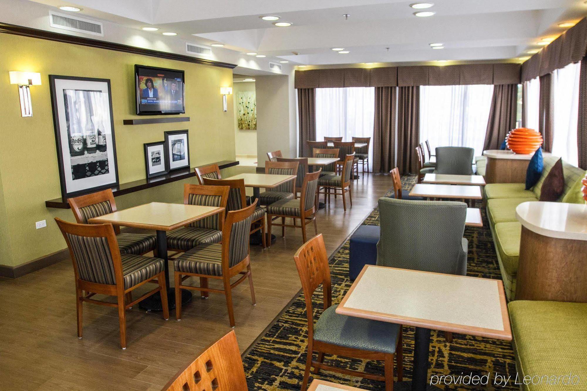 Hampton Inn Σιουδάδ Χουάρες Εξωτερικό φωτογραφία