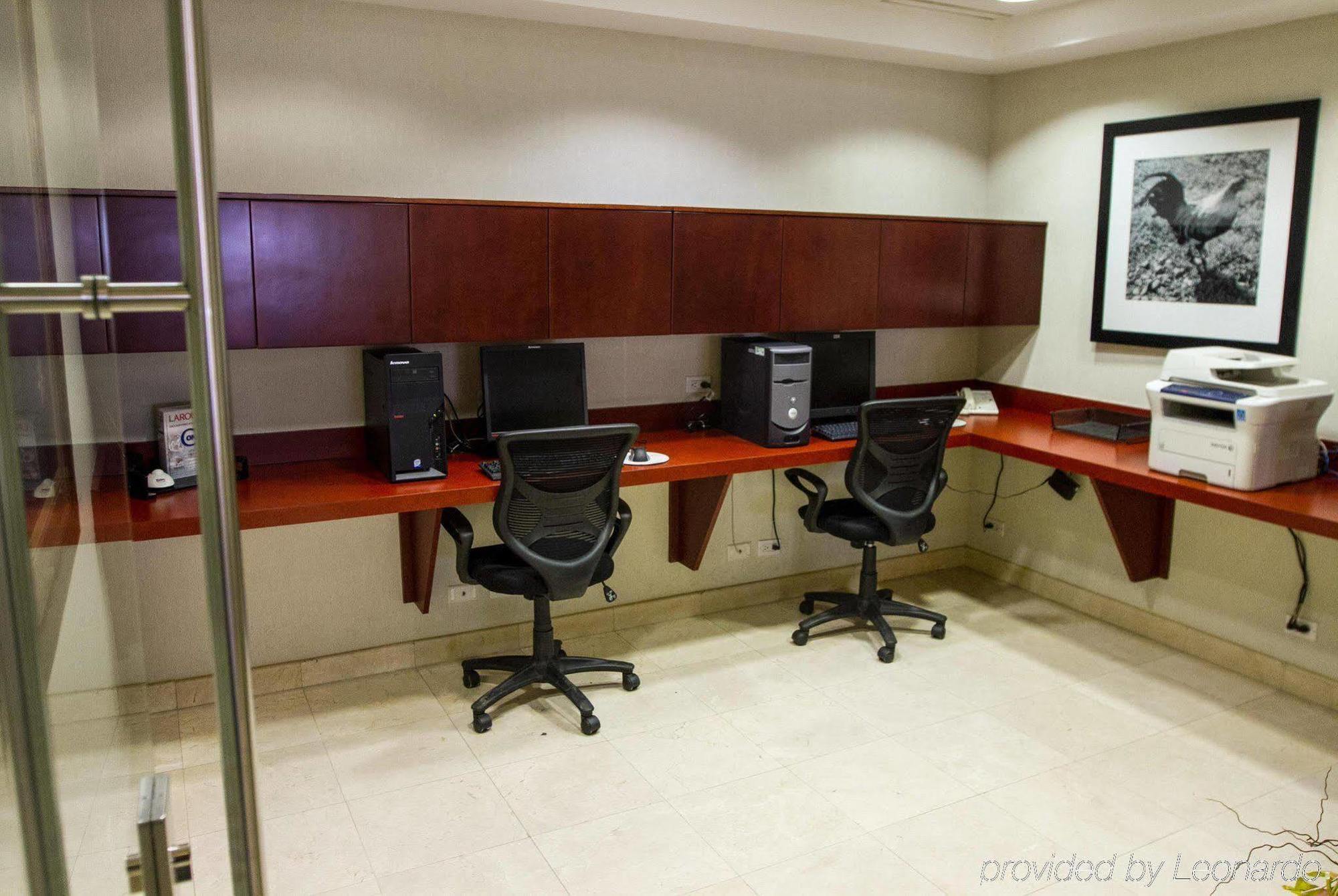 Hampton Inn Σιουδάδ Χουάρες Εξωτερικό φωτογραφία